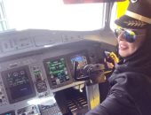 فتاة سعودية تقوم بأول رحلة طيران رسمية بعد 6 سنوات من رخصة الطيران المدني