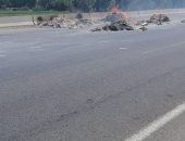 حريق بحمولة سيارة نقل يتسبب فى تكدس مرورى بالطريق الإقليمى فى اتجاه بلبيس 