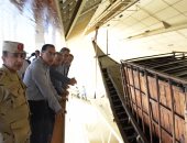 رئيس الوزراء يتفقد الموقع المقترح لنقل مركبى خوفو بالمتحف المصرى الكبير