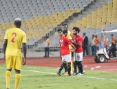 فيديو وصور .. محمد صلاح يراوغ بمهاراة عالية و ويسدد خارج المرمى