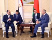 السيسى يلتقى رئيس وزراء بيلاروسيا ويرحب باستثمارات بلاده فى مصر
