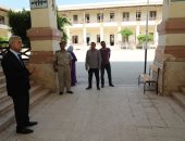 صور .. محافـظ المنوفية يتفقد محيط مدارس الثانوية العامة فى شبين الكوم 