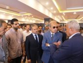 صور.. شريف إسماعيل و"صقر" فى جولة داخل استاد السويس استعدادًا لأمم أفريقيا 