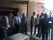 صور.. حملة لإزالة أبنية مخالفة فى حى الزيتون شمال القاهرة