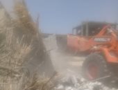 صور.. حملات لإزالة التعديات على أراضى الدولة فى الأقصر 