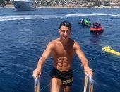 رونالدو يستمتع بعطلته الصيفية فى سواحل اليونان.. فيديو 
