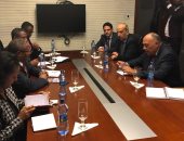 شكرى يبحث مع نظيره الإثيوبى تطورات العلاقات الثنائية ومفاوضات سد النهضة