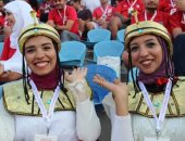بالزى الفرعونى.. الجماهير تؤازر منتخب مصر فى افتتاح كان 2019