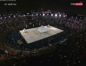 فيديو.. الجماهير تُضئ ستاد القاهرة لاستقبال الرئيس السيسى