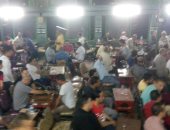 أهالى قرية أحمد المحمدى يتابعون افتتاح بطولة أمم إفريقيا على المقاهى