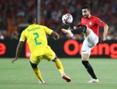 فيديو.. بطاقة صفراء لأيمن أشرف بعد تدخل على لاعب جنوب أفريقيا