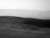 ناسا تكشف عن ضوء أبيض غامض على سطح المريخ.. اعرف القصة