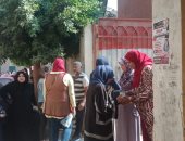 تفتيش ذاتي لطلاب الثانوية العامة بالقليوبية قبل الدخول لأداء امتحانى التاريخ والفيزياء 