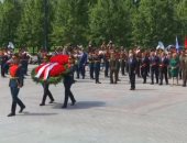 بوتين يضع الزهور على قبر الجندى المجهول بالذكرى الـ78 لبداية الحرب.. فيديو