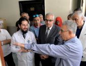 صور.. رئيس جامعة المنصورة يتفقد تطوير الوحدات بمستشفى الأطفال الجامعى 