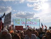 آلاف التشيكيين يطالبون برحيل رئيس الوزراء فى أكبر احتجاج منذ العهد الشيوعى