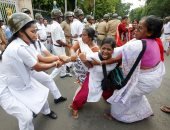 مظاهرات حاشدة فى الهند احتجاجا على مصرع أطفال بسبب مرض التهاب الدماغ