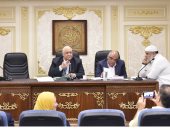 لجنة الاقتراحات بالبرلمان توافق على رصف طريق بمحافظة قنا