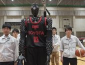 فيديو.. روبوت يابانى يسجل 2020 رمية حرة تقوده لجينيس 