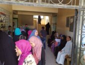 علاج 580 مواطن بقافلة طبية مجانية فى قرية القصر بالوادى الجديد 