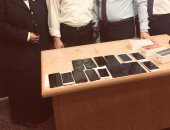 ضبط راكب بمطار القاهرة حاول تهريب هواتف بالمخالفة للقانون