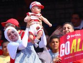 صور.. أصغر مشجع فى مدرجات مصر أمام أوغندا "أهلاوى"