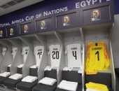 صور .. غرفة ملابس منتخب مصر قبل مواجهة أوغندا 