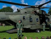 حب يفسحهم.. ضابط يرتب رحلة بالطائرة العسكرية لزملاء نجله بالمدرسة فى الندن