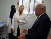 صور ..محافظ بورسعيد يتفقد الوحدات الصحية بالساعات الأولى لتطبيق التأمين الصحى الجديد