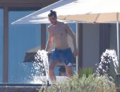 جاريث بيل يستمتع بإجازته في المكسيك قبل مواجهة مصيره المجهول.. صور