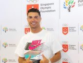 بالصور.. رونالدو يدعم المواهب الشابة فى سنغافورة