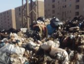 قارئ يشكو من وجود تلال قمامة بعزبة بدوي فى محافظة المنيا