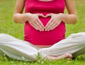 دراسة: الأكل الليلي أثناء الحمل يسبب زيادة الوزن حتى لبعد الولادة
