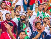 جاك سبارو ومشجع الحلة الأبرز.. شاهد غرائب وطرائف الجماهير بأمم أفريقيا 2019