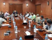 محافظ بورسعيد يلتقى قيادات الرى وشركة مياه الشرب لمنع تكرار أزمة الانقطاع