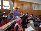 فيديو وصور.. رئيس جامعة سوهاج يتفقد لجان امتحانات الفصل الدراسى الثانى للتعليم المفتوح والمدمج