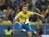 الإعلام الكتالونى يمدح ميلو على حساب كوتينيو فى نهائى كوبا أمريكا