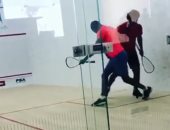 شاهد.. حسام غالى يحول مباراة اسكواش لكرة قدم بالجونة