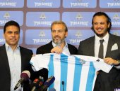 صور.. حسام البدرى يعلق على إمكانية تدريب منتخب مصر.. اعرف قال أيه