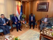 صور.. مميش يستقبل رئيس وزراء تنزانيا ويؤكد: السيسى أعاد لمصر ريادتها بأفريقيا