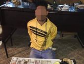 ضبط عاطلين بحوزتههما سلاح نارى و39 قطعة حشيش و25 لفافة هيروين فى الغربية 