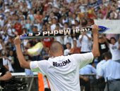 بنزيما يحتفل بمرور 10 أعوام على انضمامه إلى ريال مدريد.. فيديو وصور