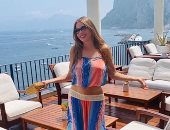 النجمة صوفيا فيرجارا بإطلالة شبابية مثيرة فى عطلة رومانسية بإيطاليا 
