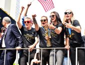 استقبال جماهيرى رائع لنجمات منتخب أمريكا بعد التتويج بكأس العالم.. صور 