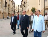 محافظ القاهرة يتفقد روضة السيدة.. ويطالب سكانها بالحفاظ عليها