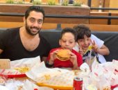 اعرف ماقاله فلوكس بعد تلبية طلب زيارة طفل مريض بالسرطان