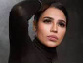 المطربة أمينة تجسد مكالمة "الخال عرفات" الشهير في فيديو جديد