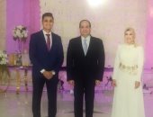 موجز1.. الرئيس السيسى يلبى دعوة شاب بحضور حفل زفافه ويشهد على العقد