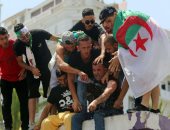 صور.. تجدد المظاهرات فى الجزائر المطالبة بالإصلاحات ورحيل النخبة الحاكمة