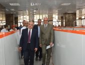 رئيس جامعة أسيوط يتفقد مستشفي كلية طب الأسنان للاطمئنان علي سير العمل بالعيادات